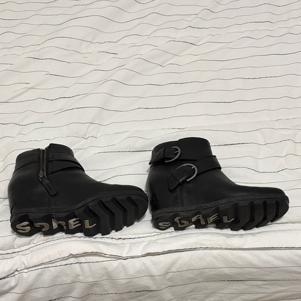 Sorel Women's Black Buckle Ankle Boots